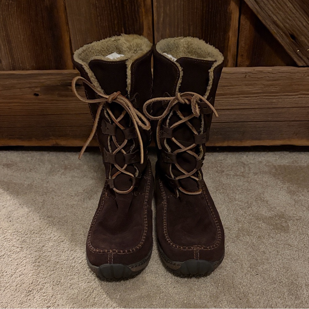 • Timberland Brown Leather Lace-Up Winter Boots – Women’s Size 8M